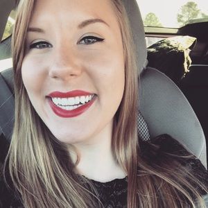 Meet your Posher, Kelli